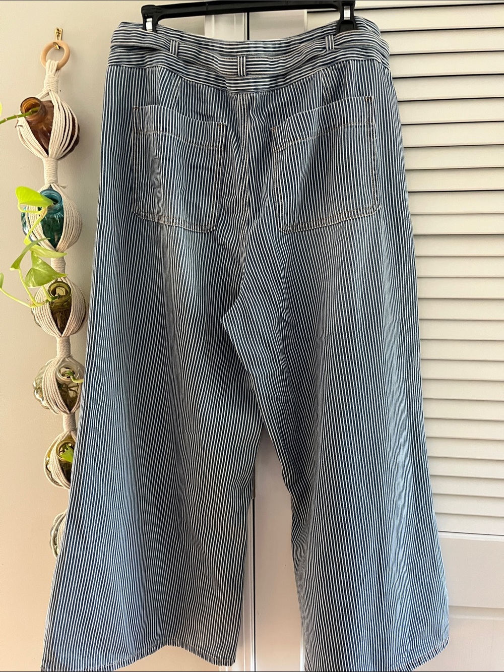 Kensie Navy and White Pinstripe Wide-Leg Jeans with Tie Waist - Picture 3 of 3